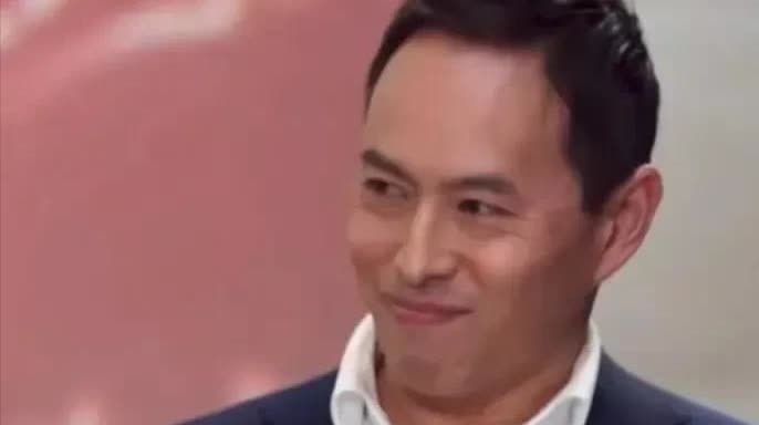 澳大利亚知名反华教授李约翰，在节目当中大谈自己的反华思想，但就在这时主持人，突然