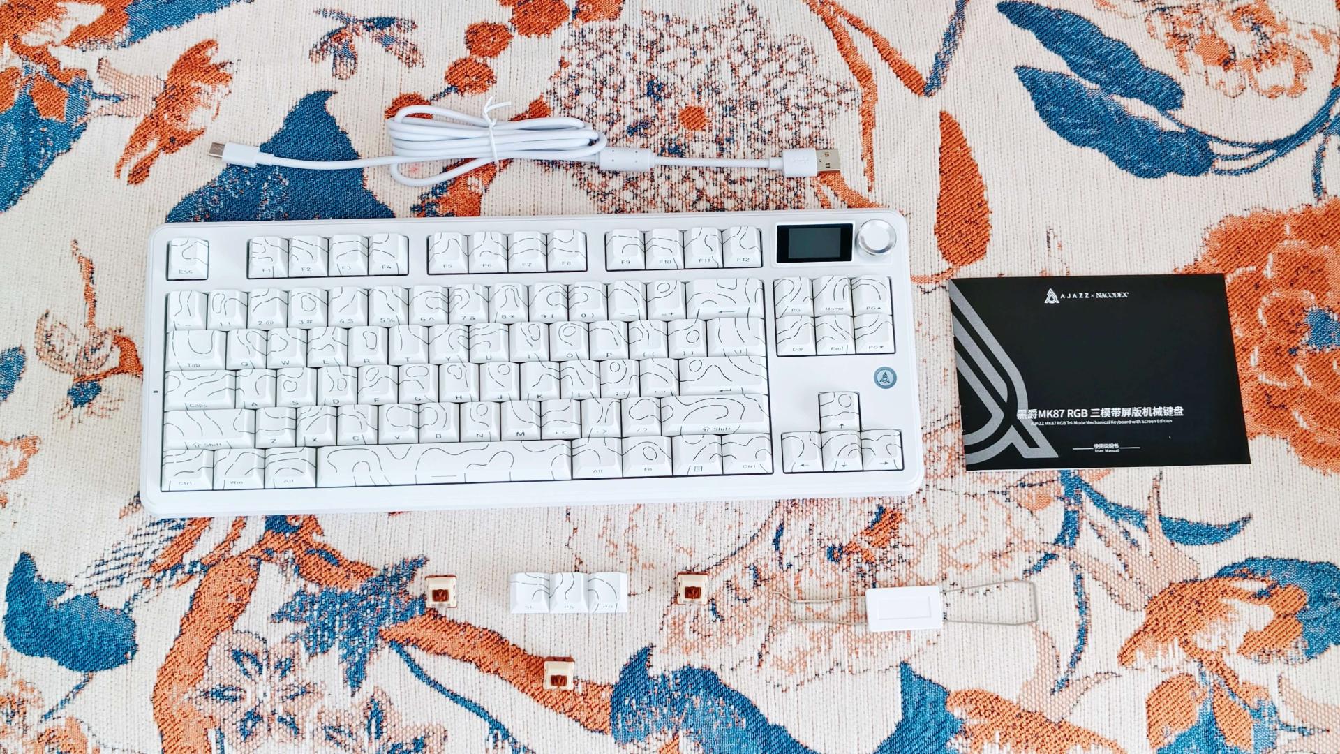 无线三模+音乐律动+流光侧翼灯光+带屏幕：黑爵MK87开箱体验