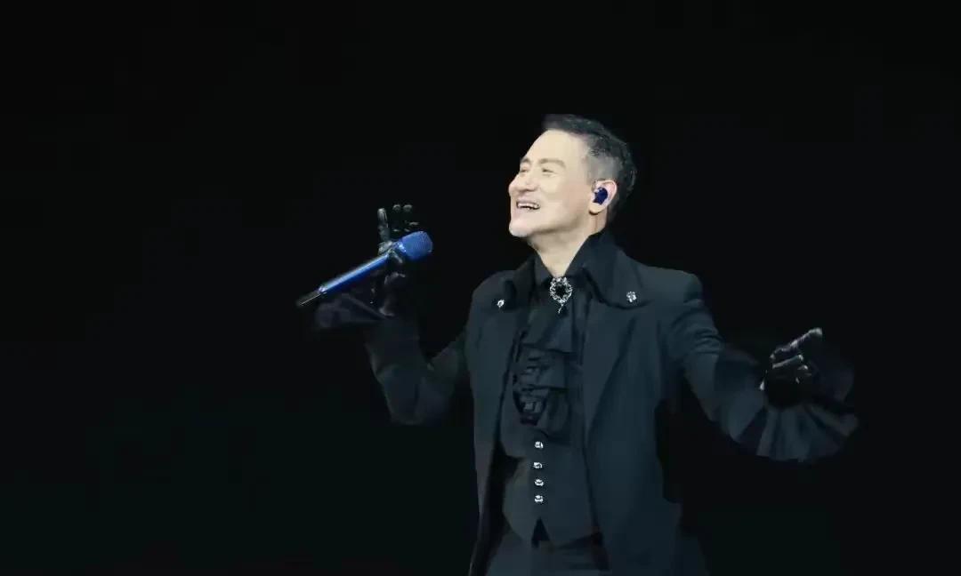 张学友东莞演唱会撞期高考，
被家长投诉，会改期吗？
官方回应来了！
近日，猫眼宣