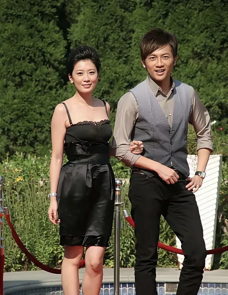 岁月不饶人啊，当年他们搭档演的经典角色让人记忆犹新，感觉张无忌变化不大，可是赵敏
