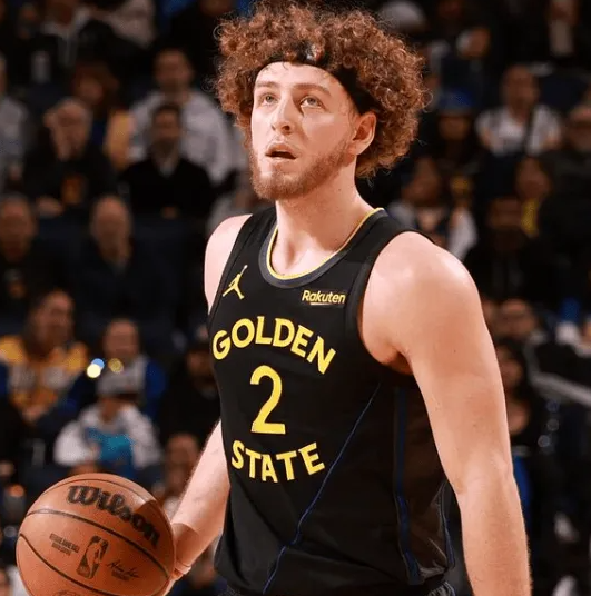 NBA常规，勇士以109-113不敌鹈鹕。
本场比赛，勇士球员波杰全场18中7，