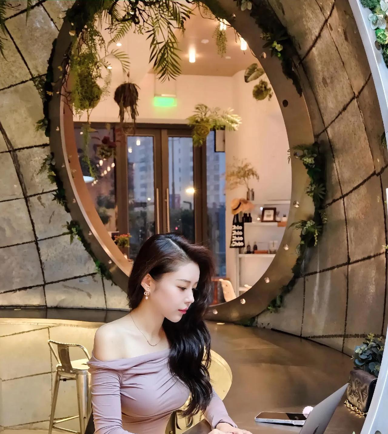男人变心是厌倦，女人变心是失望——这些年我见过的事。
这几年看着身边不少情侣散了