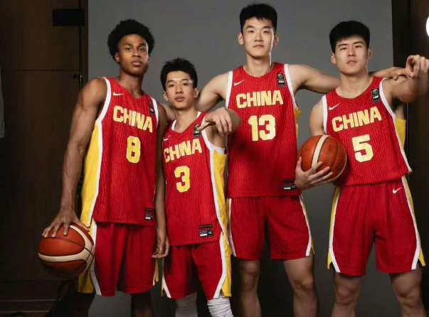 北京时间6月28日，U19男篮世界杯小组赛第一轮对阵如下：

中国队所在的B组：