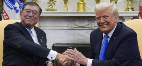 日本首相石破茂对特朗普实施“软反抗”。
说起日本，大家伙儿脑子里蹦出的第一个词儿