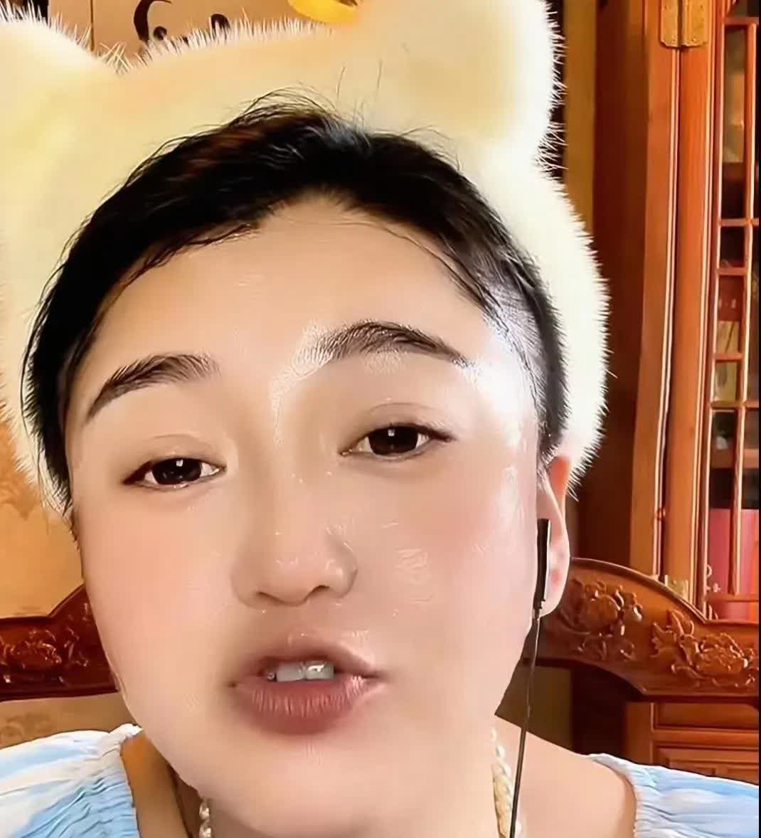 小沈阳开演唱会为什么师兄弟都没去？杨树林的老婆给出了答案。

小沈阳沈阳演唱