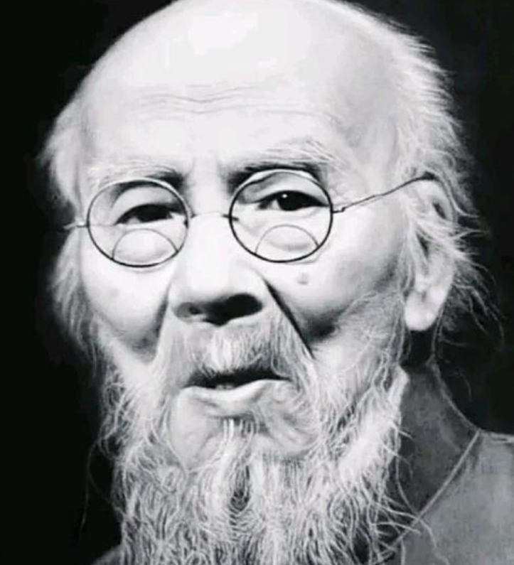 1956年，58岁的徐悲鸿逝世，92岁的齐白石前来奔丧，只听扑通一声，老人直接跪