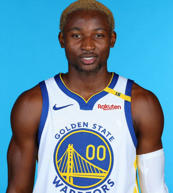 我觉得当务之急是让库明加刷出一个MVP，然后休赛期卖个好价钱。
现在给库明加无限