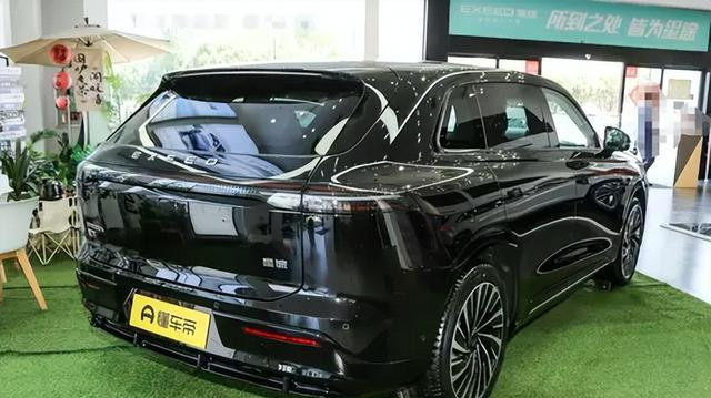 20万级硬派SUV对比：深蓝G318与星纪元ET选谁？