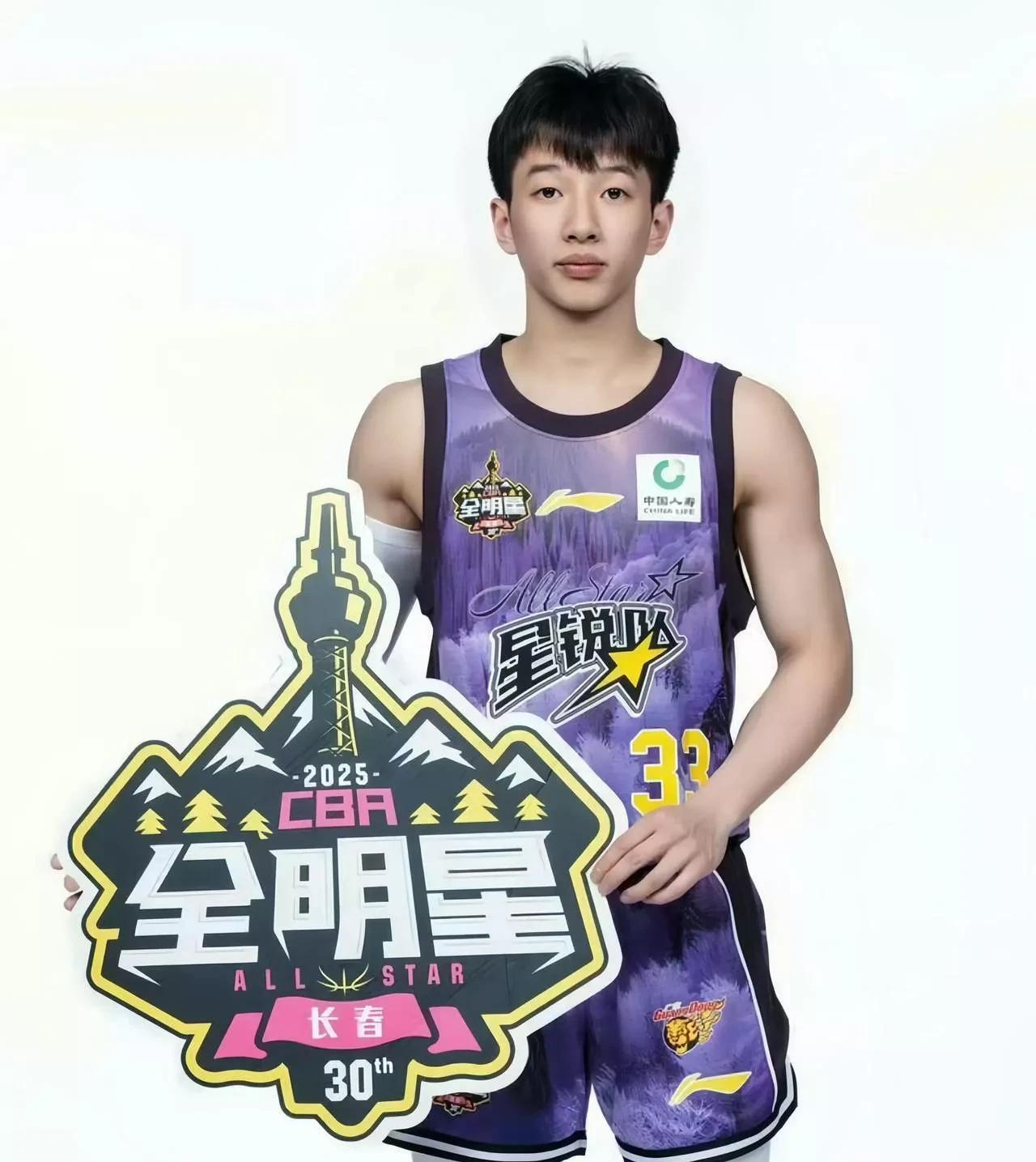 杨溢没有拿到全明星星锐赛MVP，我认为他输给队友于米提应该输得心服口服，因为有数