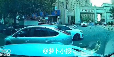 这辆车，好像是疯了。
6月12日早晨7点半左右，疑似吉林长春，查阅地图“百郡星品