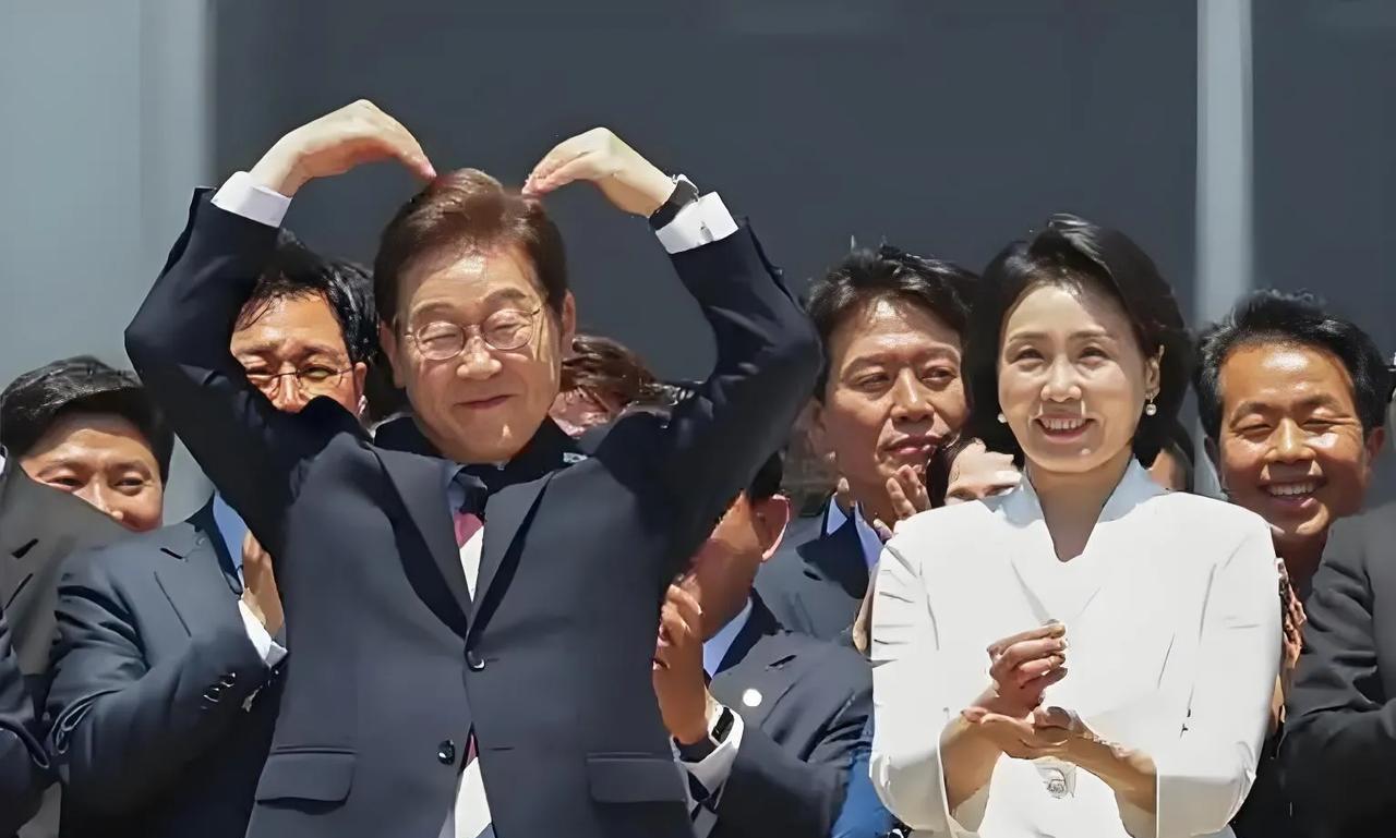 李在明上台后，第三个电话打给中方，中韩将带来这五点变化：
第一、李在明上台打的第