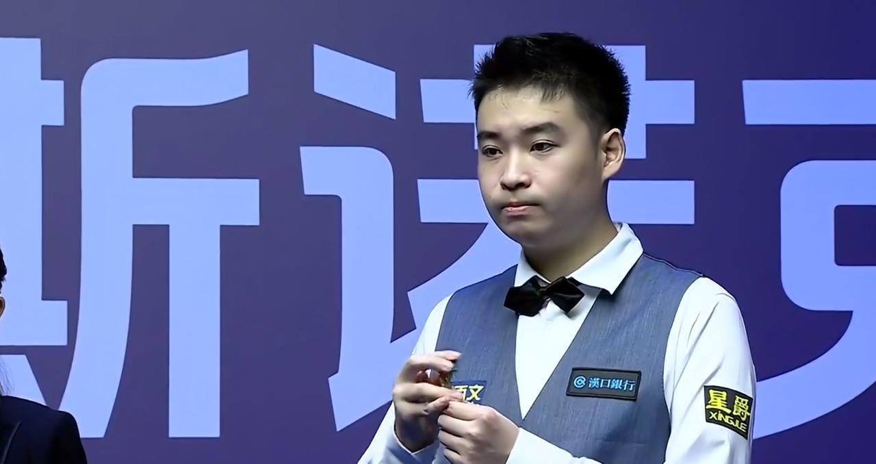 斯佳辉4:5不敌马克-艾伦，无缘武汉公开赛4强。
看了比赛的球迷都知道，斯佳辉已
