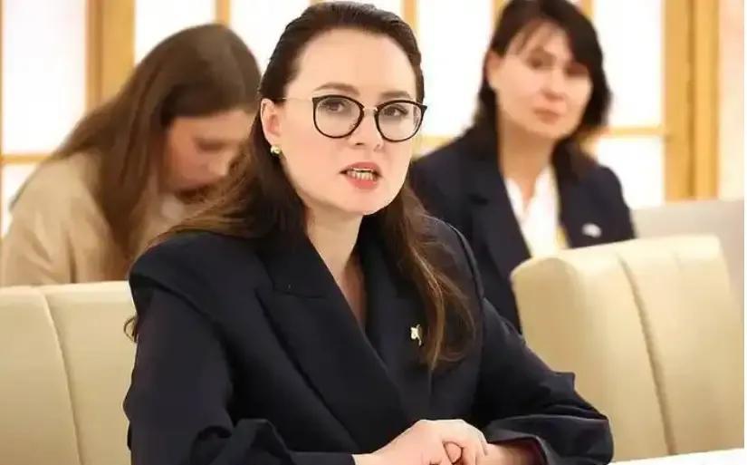 乌克兰政治新星，芳龄39周岁的尤利娅·斯维里坚科就任乌克兰总理！此前担任副总理兼