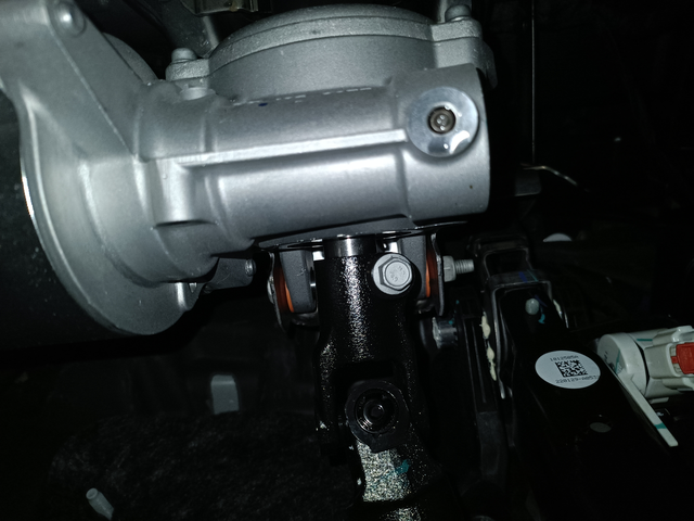 这个地方渗油
方向高速卡滞
有没有车友解决了问题麻烦说一下谢谢