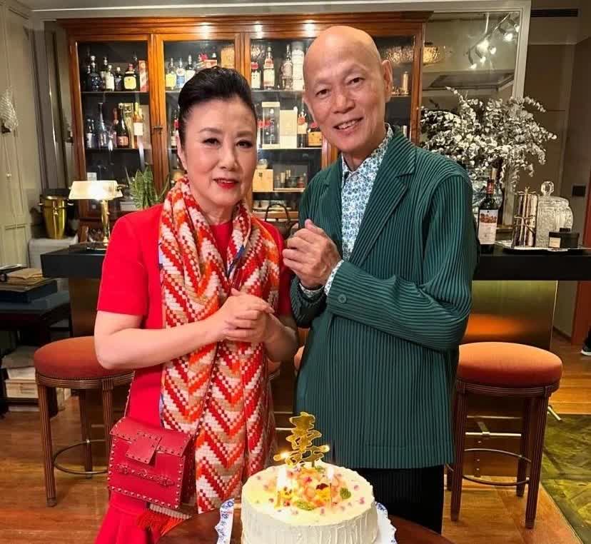 听了罗家英的话，
汪明荃心里应该很难过吧
不是因为罗家英只剩下9年寿命，而是