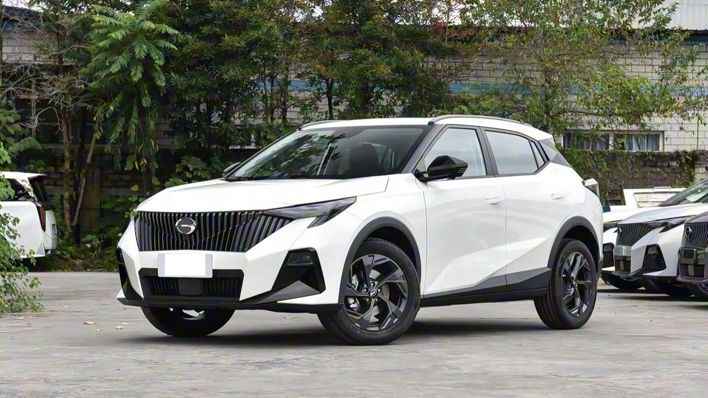 这款小型SUV不足8万起售，采用机甲运动外观！搭载1.5T油耗6.18升