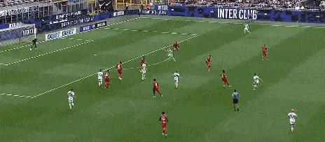 奥古斯托胸部做球，阿瑙托维奇爆杆抽射破门，1-0