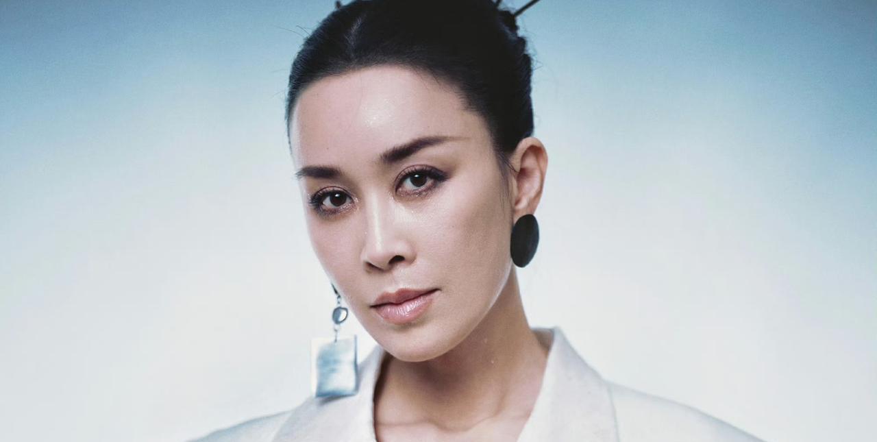 那英《花少》路透杀疯了！五旬老太勇闯真人秀，网友：这姐又要手撕剧本？
机场生图直