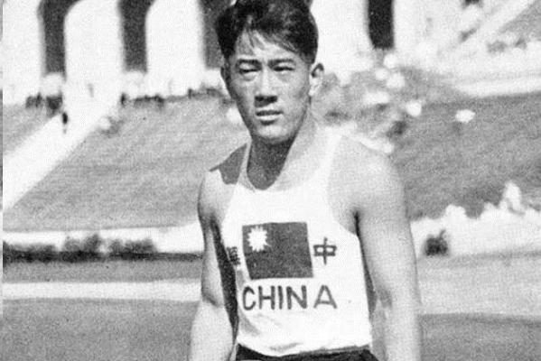 1932年刘长春揣着张学良给的8000大洋，坐了22天的船，上岸第二天就参加洛杉