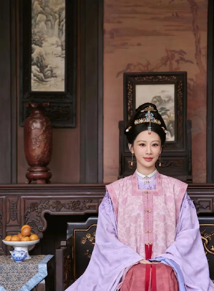 我宣布！
杨紫的李祯 是她所有剧里，妆造最好看的一个角色，不接受反驳！
这衣服配