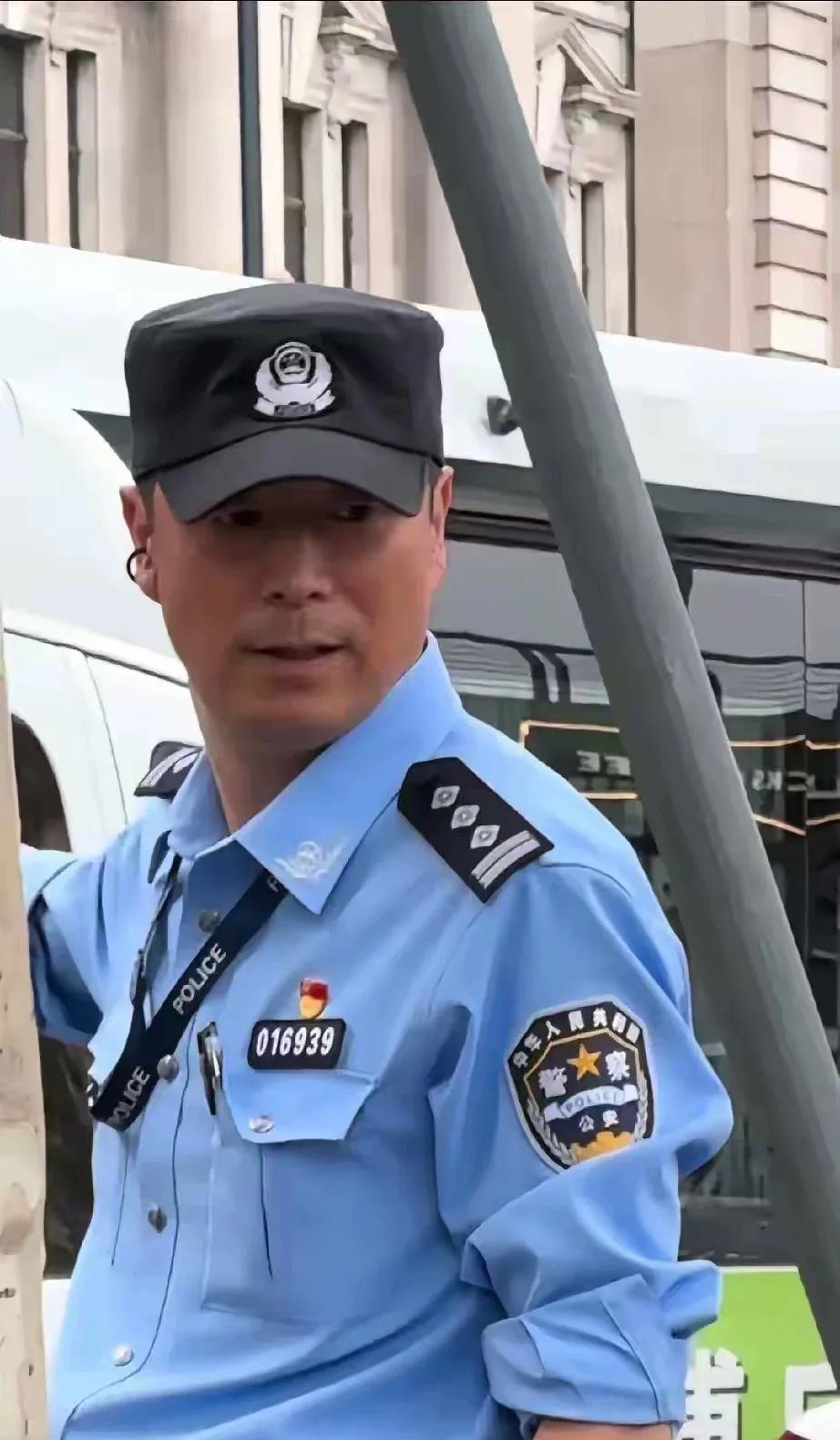 25式警服开始启用了，大家觉得怎么样？
图片来自网络
