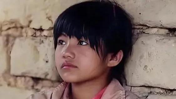 变形计李勒优人生大考，大连妈妈穿旗袍场外等待，如今怎么样了？