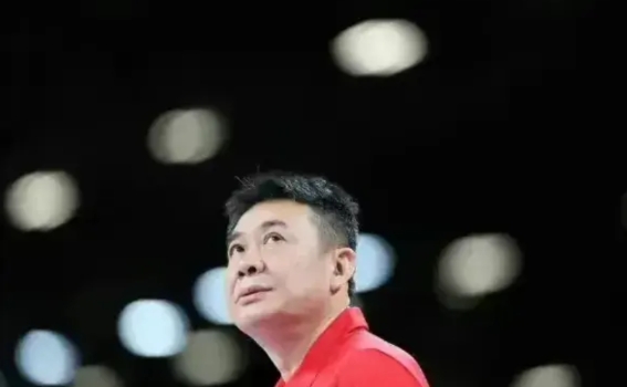 蔡斌指导的中国女排主教练网上票选遥遥领先，足见其执教理念和职业操守深受大众球迷推