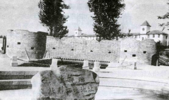 1948年5月25日隆化，巨响之后，董存瑞烈士没有留下遗体。爆炸后的现场，只找到
