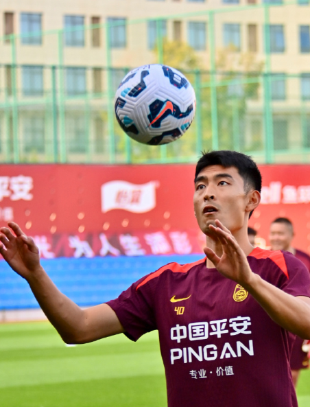 代理主教练久尔杰维奇毕竟几个对手都是强队，我们要提起100%的精神我们不需要惧怕