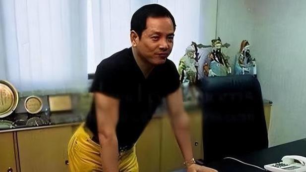 尹国驹：澳门黑社会教父，警察司长都敢炸，坐牢13年后却当起网红