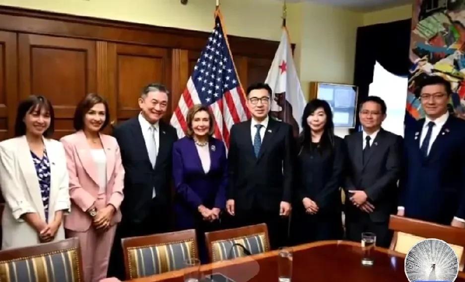 台湾的民意代表又去美国公费旅游了，还拜见了老妖婆。
日前，由江启臣所率领的蓝绿白