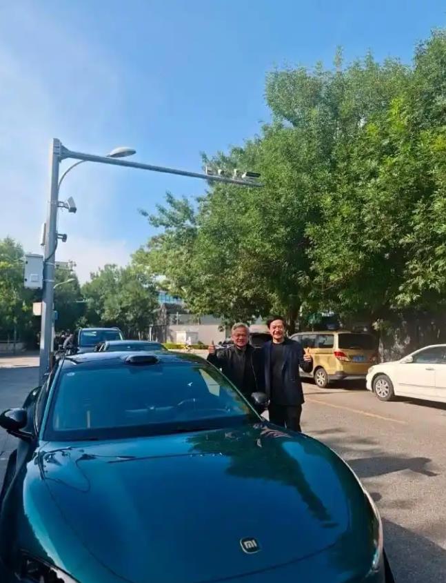 聊聊英伟达H20恢复中国市场供货这事儿。
英伟达将恢复对中国市场的H20供货，国