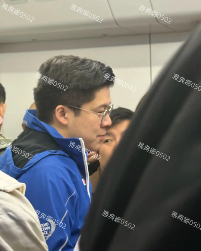 红磡地铁站偶遇霍启刚，他居然也坐地铁，本人低调接地气很有亲和力，不知道是不是来体