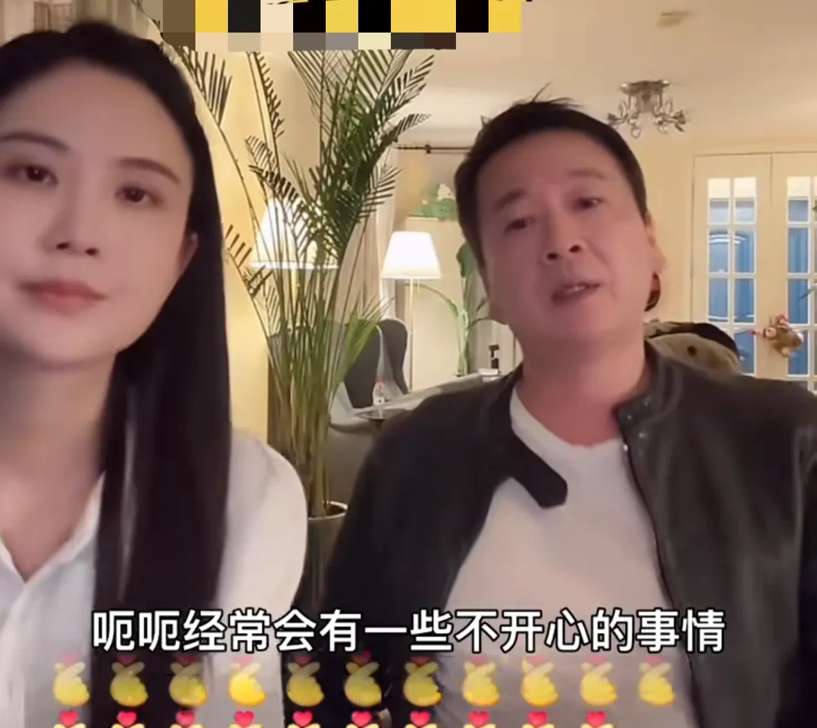 赖文峰与楚玲十年未婚之谜











什么？恋爱十年，孩子都七岁了，竟