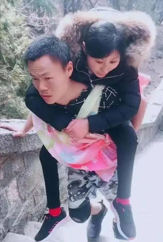 2008年，山东21岁女子深夜为见男友，翻墙摔成高位截瘫，男友得知后，与父母断绝