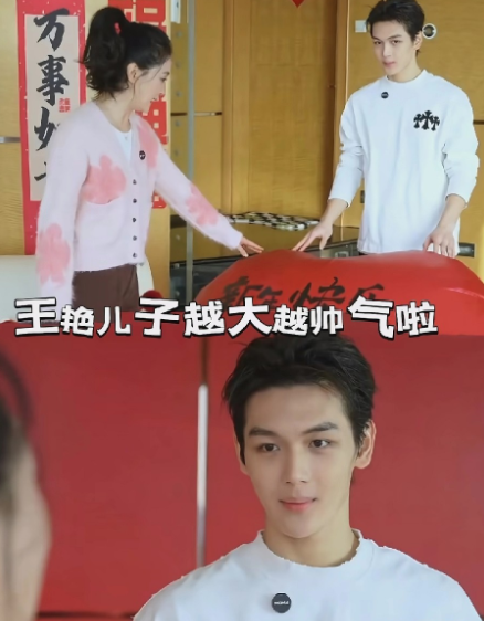 王艳儿子球球真是越来越帅啦！时间过得飞快，当年那个参加《变形计》的骄纵“小霸王”