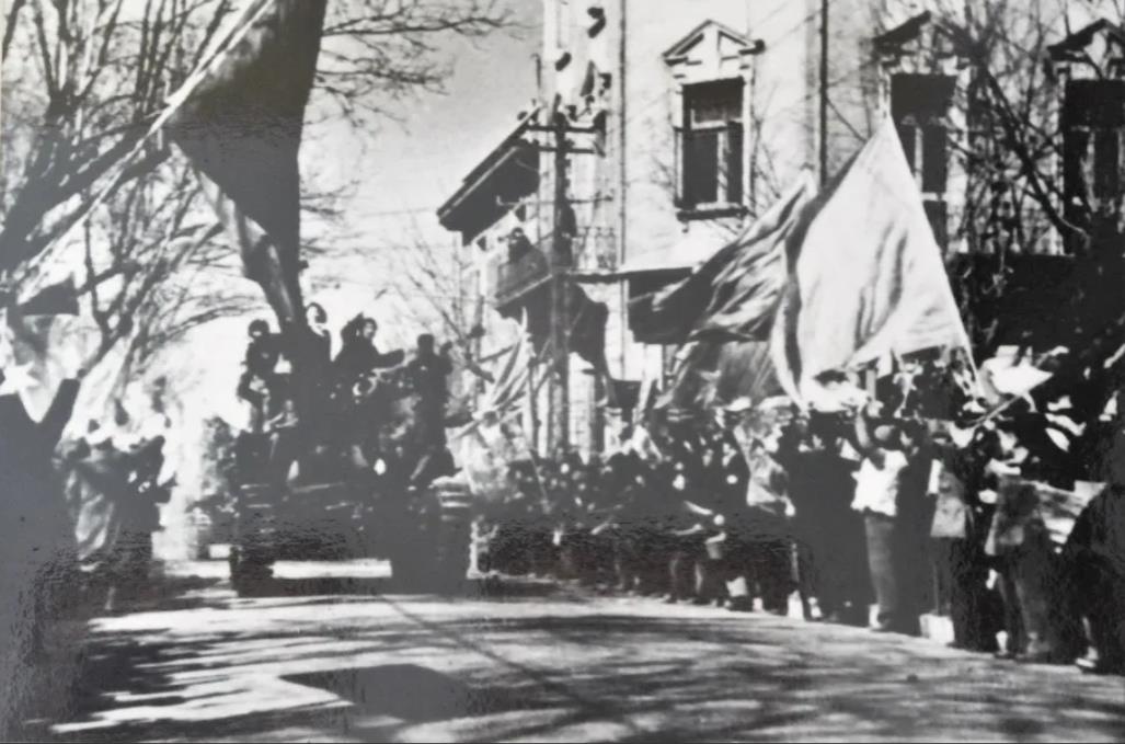 1950年1月，北京东交民巷，一条被列强霸占了半个世纪的老街，终于迎来了真正的主