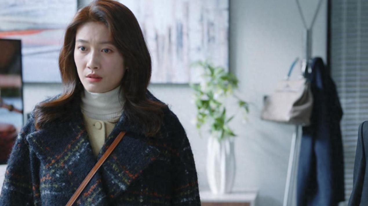 邱华那可是良诚律所里的一颗璀璨新星！