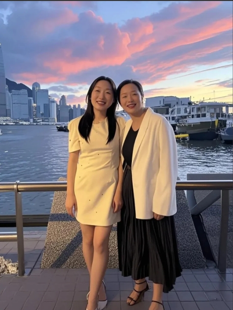 迪士尼之旅让谢浩男的妈妈重拾笑容
生活的转变如此神奇
谢浩男的妈妈这几日过得非常