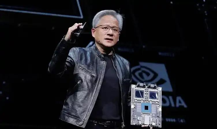 特朗普访华有戏了？就在中美两国外长碰面后，又一个访华重磅信号出现，英伟达CEO黄