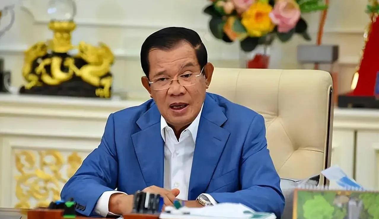 洪森火力全开，连捅他信家族三刀。
6月27日，柬埔寨前首相洪森火力全开，在脸书上
