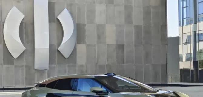 绝境逢生，凤凰涅槃。
“最贵的国产电动车”高合汽车，停工停产一年多后，要复活了