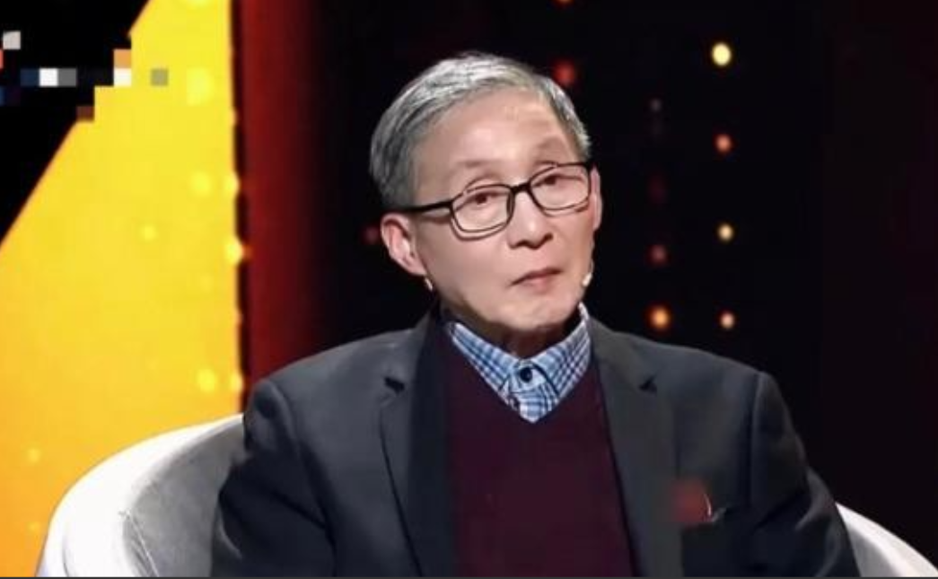 泪目！78岁的王万林一生未婚，救助700多个流浪儿。然而，当他因病住院急需疗法时