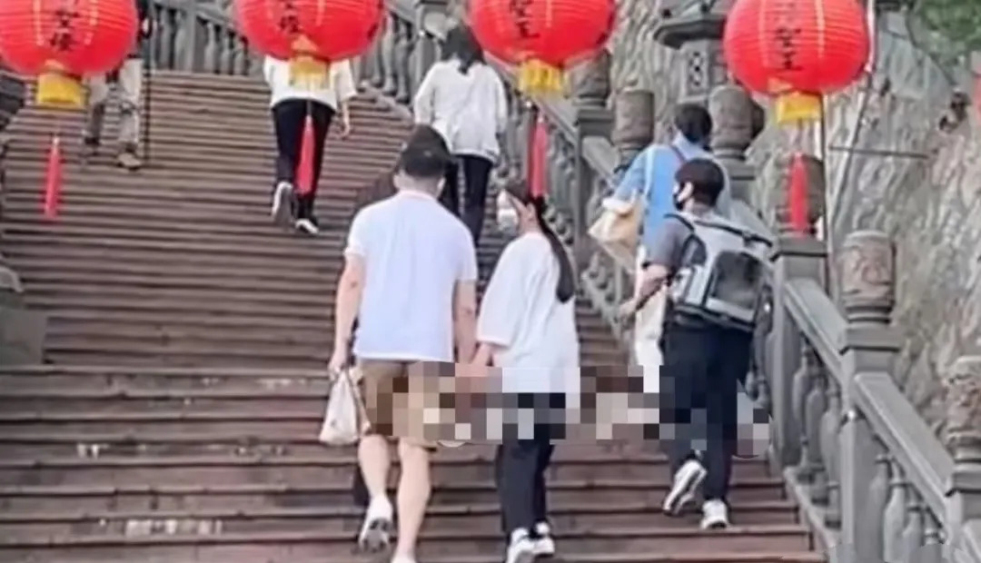 大S子女被汪小菲父女疗愈











大S走了，留下两个年幼的孩子。怎