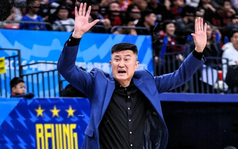 恕我愚见！杜锋打浙江可以战略性放弃，一举三得，留得青山在。

第一：主动示弱
隐