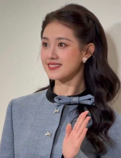 短剧女顶流郭宇欣dior活动生图，这颜值真的好美！ ​​​