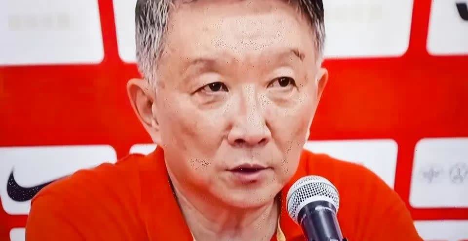 女篮宫鲁鸣赛前说日本队无能，而半决赛却没打过人家，据说在集训队，要求每位球员都至