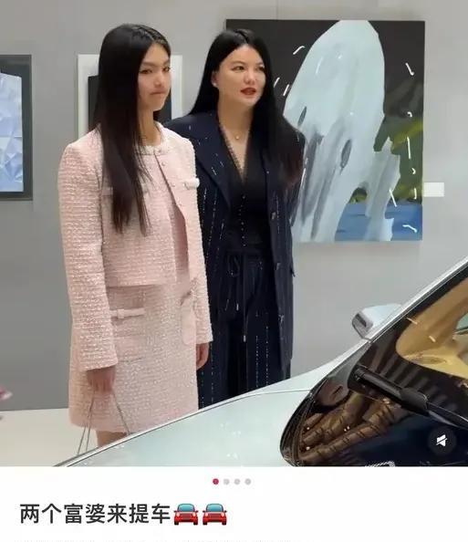 大家发现没有？大富婆李湘的女儿，真的有点长残了！她有点女人男相，尤其是笑起来的时