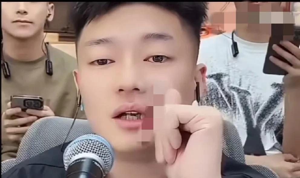宇文泡认为雨化田ks娱乐排前三，娱乐天花板！
         身上有很多值得我