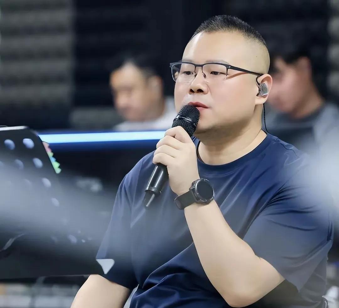 岳云鹏要开演唱会了，而且门票一千块钱一张，有些人不看好他，说他不会唱。
其实这些